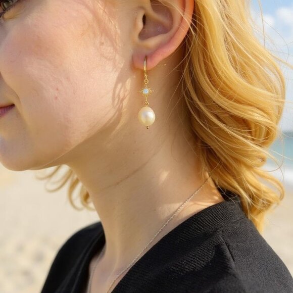 Pearl Drop Earrings Women Dangle Hoop Bridal Jewelry Lightweight Gold-Plated - Picture 2 of 6